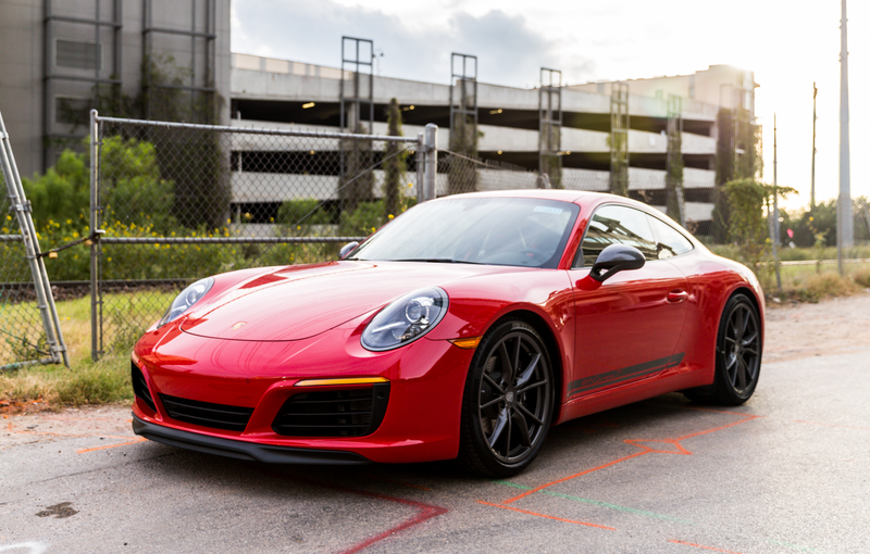 Illustration for article titled The 2018 Porsche 911 Carrera T Is the Perfect 911 If You Can’t Afford a GT3